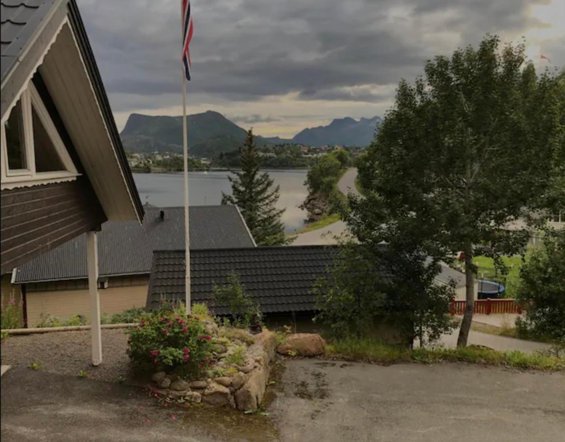 Koselig Studioleilighet I Svolvaer - Lofoten Ved Svolvaergeita, Djevelporten Ngoại thất bức ảnh